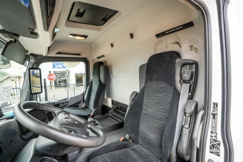 Koffer LKW Mercedes ACTROS 2127 L+DHOLLANDIA 2T.: das Bild 10