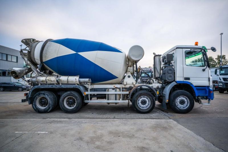 Mercedes ACTROS 4141 BB-MP2 + MIXER 9M3 - Fahrmischer: das Bild 3 Mercedes ACTROS 4141 BB-MP2 + MIXER 9M3 - Fahrmischer: das Bild 3