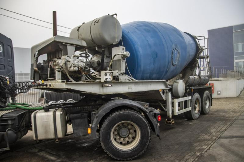 Mol BETON MIXER/MALAXEUR/MISCHER 12M3+MOTOR/MOTEUR - Betonmischer Auflieger: das Bild 1 Mol BETON MIXER/MALAXEUR/MISCHER 12M3+MOTOR/MOTEUR - Betonmischer Auflieger: das Bild 1