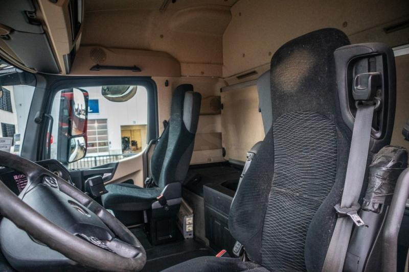 Sattelzugmaschine Mercedes ACTROS 1845 HAD+KIPHYDR.: das Bild 8