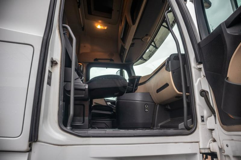 Sattelzugmaschine Mercedes ACTROS 1845 HAD+KIPHYDR.: das Bild 9