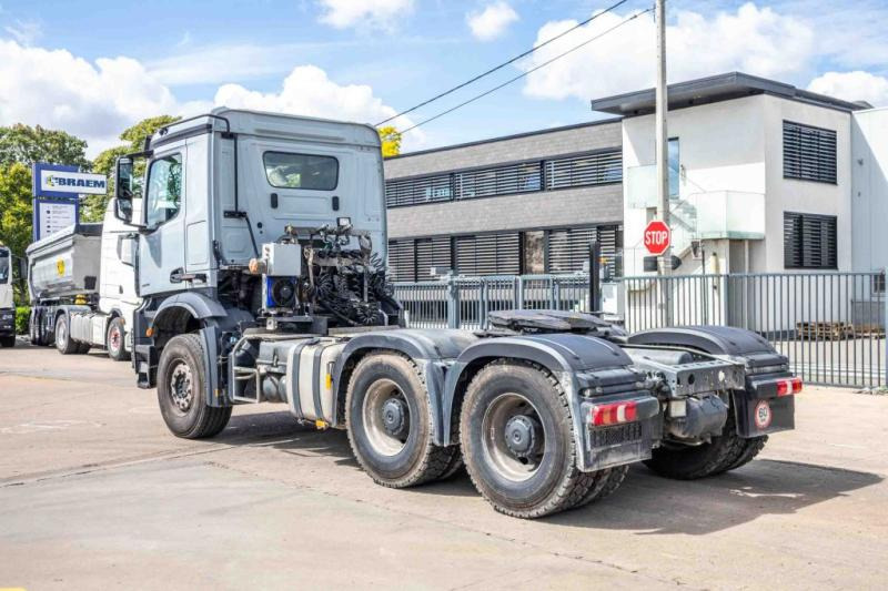 Mercedes AROCS 2648 LS - 6x4 - Sattelzugmaschine: das Bild 4 Mercedes AROCS 2648 LS - 6x4 - Sattelzugmaschine: das Bild 4