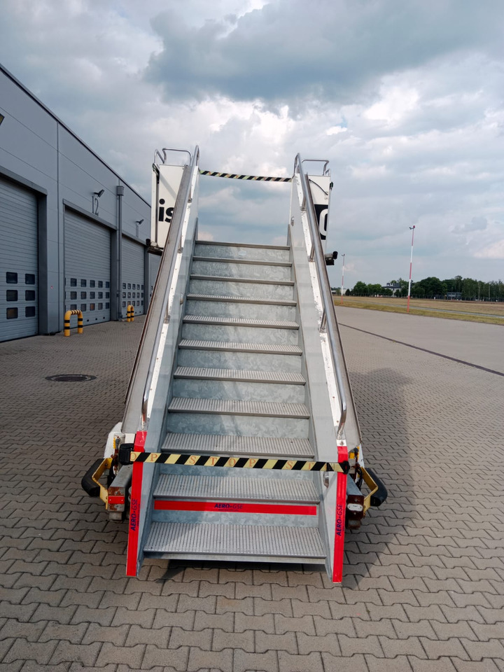 Denge TS3800 - Passagiertreppe: das Bild 2 Denge TS3800 - Passagiertreppe: das Bild 2