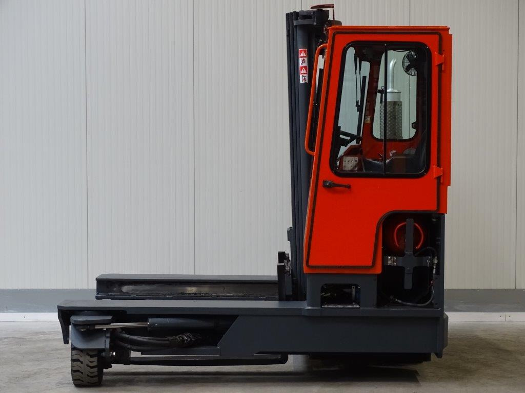 Combilift C5000L - TRIPLEX - Vierwegstapler: das Bild 1 Combilift C5000L - TRIPLEX - Vierwegstapler: das Bild 1