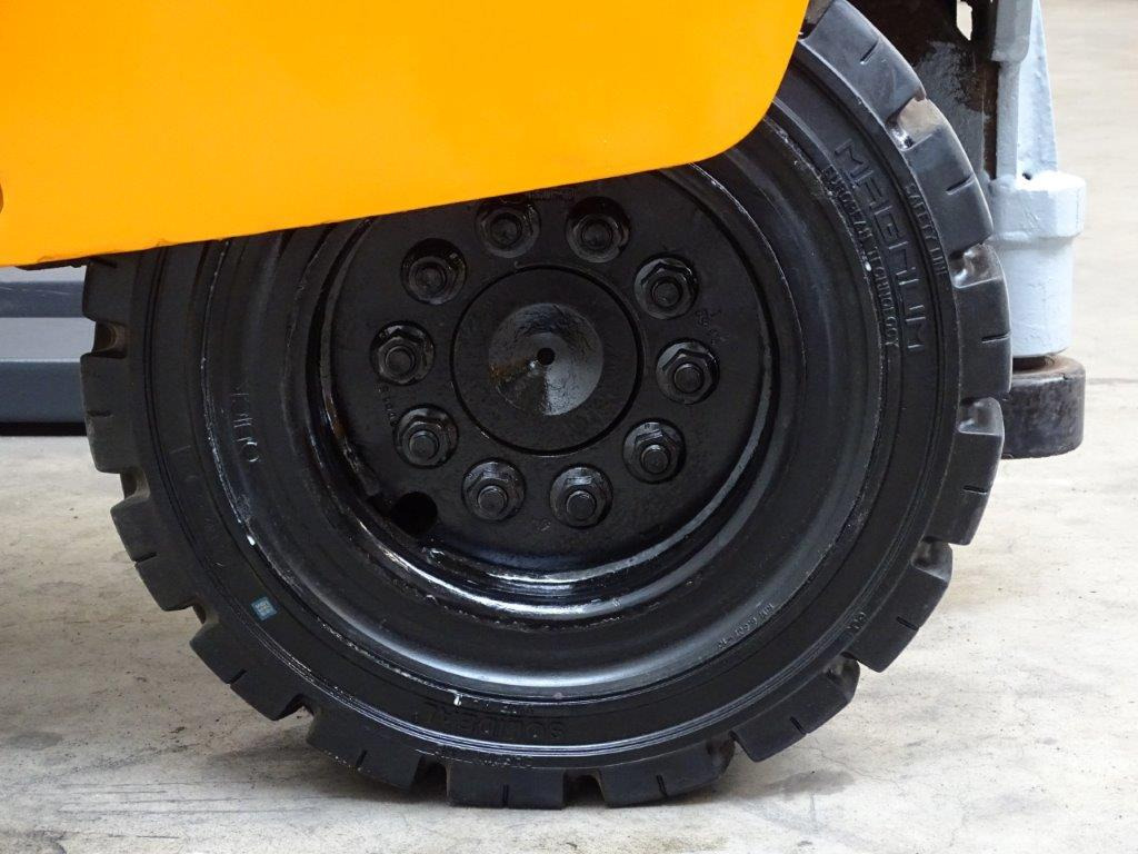 Hubtex DQ45-G - TRAVERSE - Vierwegstapler: das Bild 2 Hubtex DQ45-G - TRAVERSE - Vierwegstapler: das Bild 2