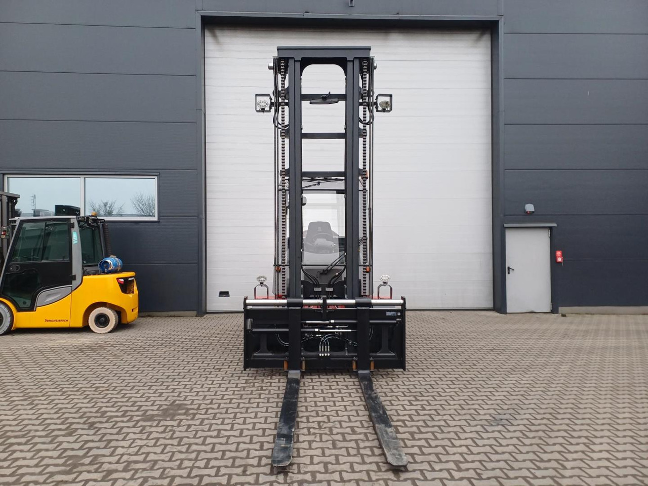 Kalmar ECF80-9 - Elektrostapler: das Bild 5 Kalmar ECF80-9 - Elektrostapler: das Bild 5