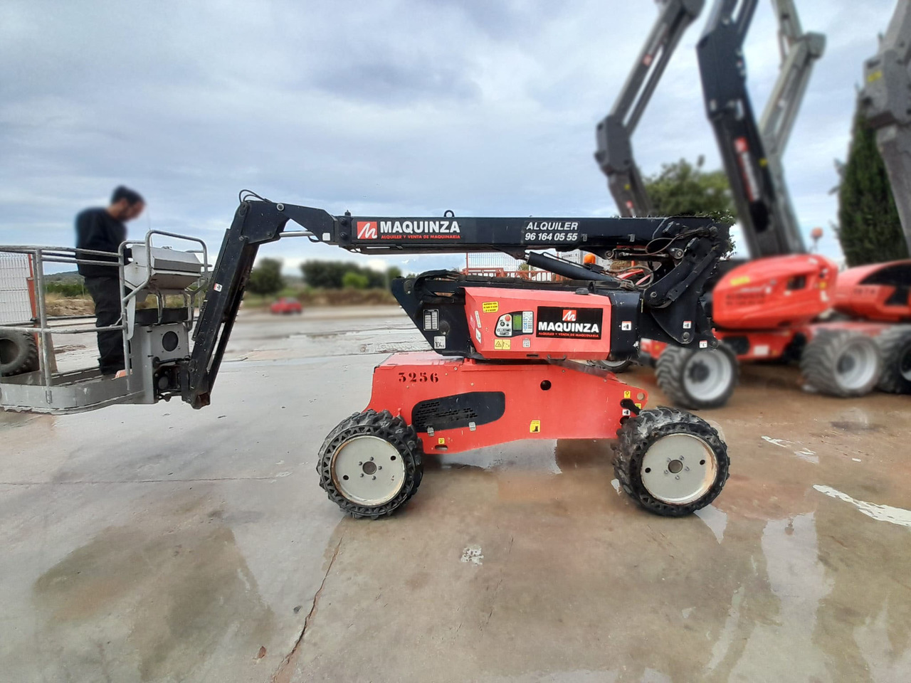 MANITOU MAN GO 12 - Gelenkarmbühne: das Bild 1 MANITOU MAN GO 12 - Gelenkarmbühne: das Bild 1