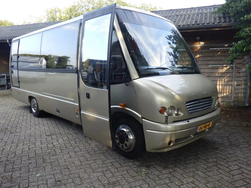 Mercedes-Benz 814 D Touringcar / 26 persoons 814 D Touringcar / 26 persoons Bladgeveerd / Manual - PKW: das Bild 2 Mercedes-Benz 814 D Touringcar / 26 persoons 814 D Touringcar / 26 persoons Bladgeveerd / Manual - PKW: das Bild 2