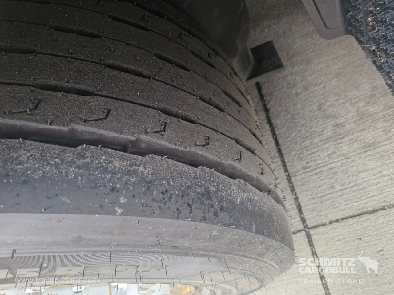 SCHMITZ Curtainsider Mega - Planenauflieger: das Bild 2 SCHMITZ Curtainsider Mega - Planenauflieger: das Bild 2