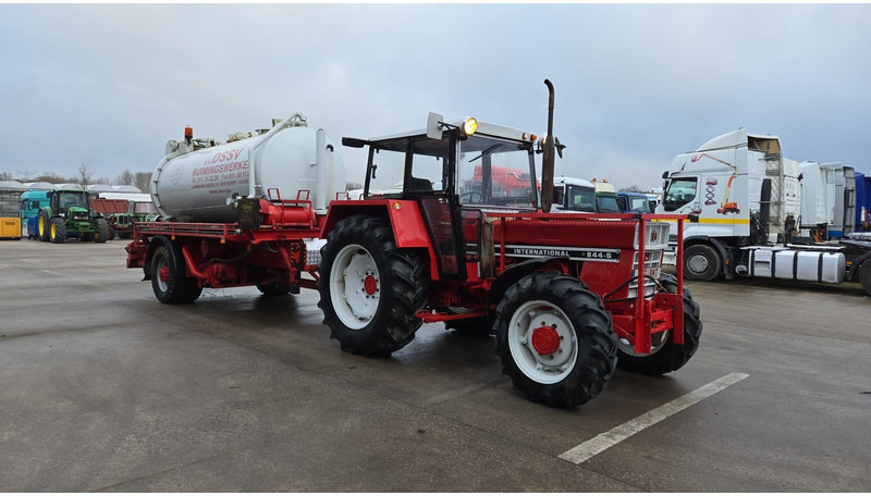 Case International 844 S (VIDANGEUR !!! / VACUUM !!! / 4X4 / BELGIAN TRACTOR / PERFECT CONDITION / 6000 + 1500L / POMP 100L/MIN) - Saug-/ Spülfahrzeug: das Bild 3 Case International 844 S (VIDANGEUR !!! / VACUUM !!! / 4X4 / BELGIAN TRACTOR / PERFECT CONDITION / 6000 + 1500L / POMP 100L/MIN) - Saug-/ Spülfahrzeug: das Bild 3