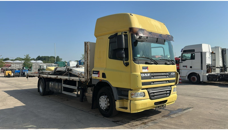 DAF 75 CF 310 (GOOD CONDITION / POSSIBLE AS BOX WITH CURTAIN / BONNE ETAT) - Pritsche LKW: das Bild 3 DAF 75 CF 310 (GOOD CONDITION / POSSIBLE AS BOX WITH CURTAIN / BONNE ETAT) - Pritsche LKW: das Bild 3