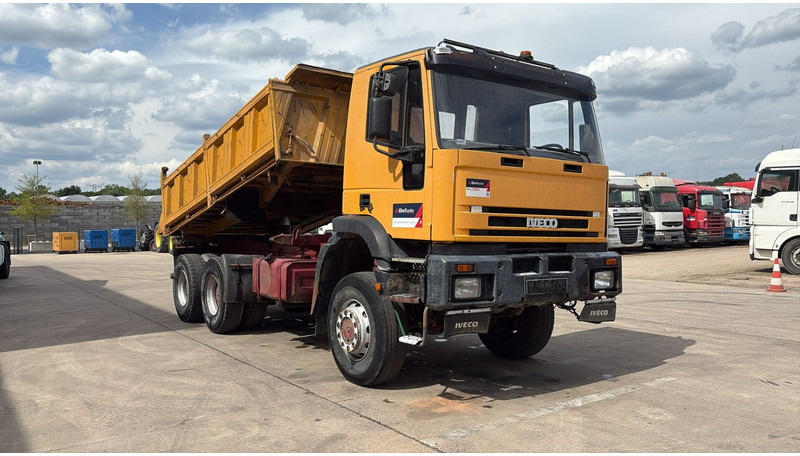 Iveco Eurotrakker 260 E 34 (POMPE MANUELLE / 6X6 / LAMES / GRAND PONT / STEEL SUSP. / MANUAL PUMP) - Kipper: das Bild 3 Iveco Eurotrakker 260 E 34 (POMPE MANUELLE / 6X6 / LAMES / GRAND PONT / STEEL SUSP. / MANUAL PUMP) - Kipper: das Bild 3