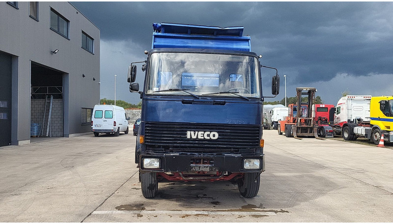 Iveco Magirus 340-34 (GRAND PONT / LAMES / POMPE MANUELLE / PARFAIT) - Kipper: das Bild 2 Iveco Magirus 340-34 (GRAND PONT / LAMES / POMPE MANUELLE / PARFAIT) - Kipper: das Bild 2