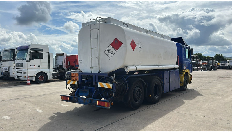 MAN 26.402 (18.000 L / 6X2 / 6 CYLINDER / FRONT STEEL / 3 COMPARTIMENTS) - Tankwagen: das Bild 5 MAN 26.402 (18.000 L / 6X2 / 6 CYLINDER / FRONT STEEL / 3 COMPARTIMENTS) - Tankwagen: das Bild 5