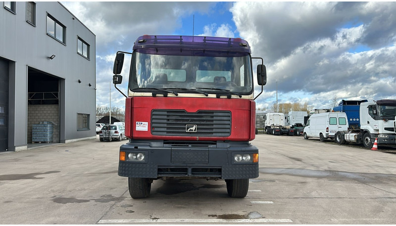 MAN 28.314 (6X6 / CLEAN TRUCK / TRES PROPRE / 6 CYLINDER / EURO 2) - Kipper: das Bild 2 MAN 28.314 (6X6 / CLEAN TRUCK / TRES PROPRE / 6 CYLINDER / EURO 2) - Kipper: das Bild 2