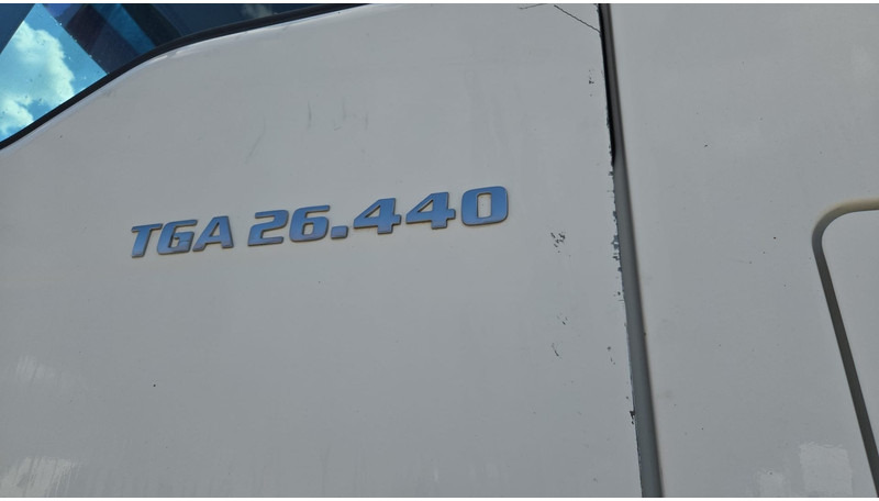MAN TGA 26.440 (MANUAL GEARBOX / FRONT STEEL / 6X2 / BOITE MANUELLE / DEVANT LAMES) – Leasing MAN TGA 26.440 (MANUAL GEARBOX / FRONT STEEL / 6X2 / BOITE MANUELLE / DEVANT LAMES): das Bild 13
