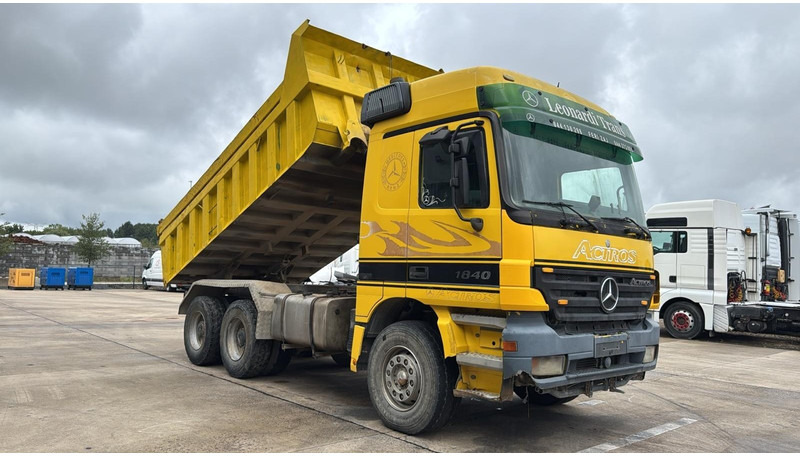 Mercedes-Benz ACTROS 2640 (EPS / LAMES / GRAND PONT / 6X4 / 3 PEDALES) – Leasing Mercedes-Benz ACTROS 2640 (EPS / LAMES / GRAND PONT / 6X4 / 3 PEDALES): das Bild 6
