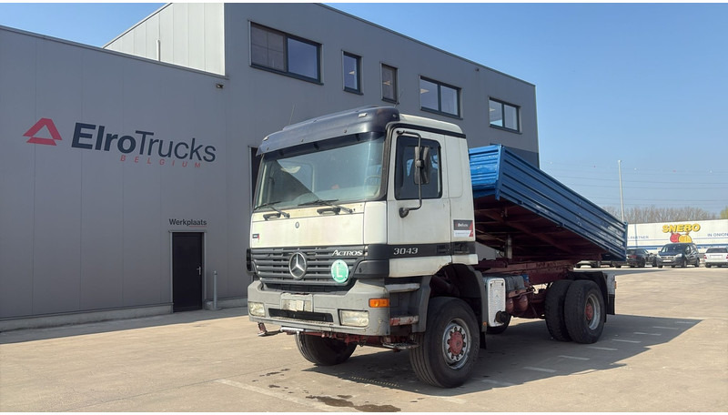 Mercedes-Benz Actros 1843 (4X4 / EPS / GRAND PONT / LAMES / V6 / 2 PONTS) - Kipper: das Bild 1 Mercedes-Benz Actros 1843 (4X4 / EPS / GRAND PONT / LAMES / V6 / 2 PONTS) - Kipper: das Bild 1