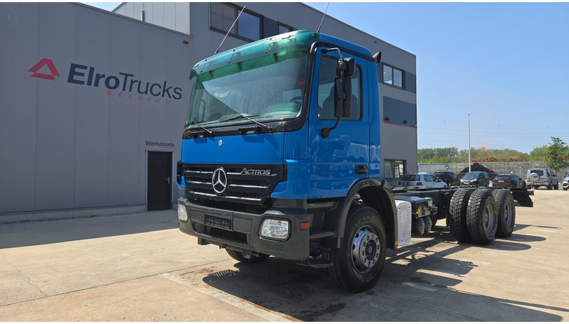 Mercedes-Benz Actros 2636 (MP2 / LAMES / STEEL SUSP. / BOITE MANUELLE / RETARDER !! / TRES PROPRE) - Fahrgestell LKW: das Bild 1 Mercedes-Benz Actros 2636 (MP2 / LAMES / STEEL SUSP. / BOITE MANUELLE / RETARDER !! / TRES PROPRE) - Fahrgestell LKW: das Bild 1