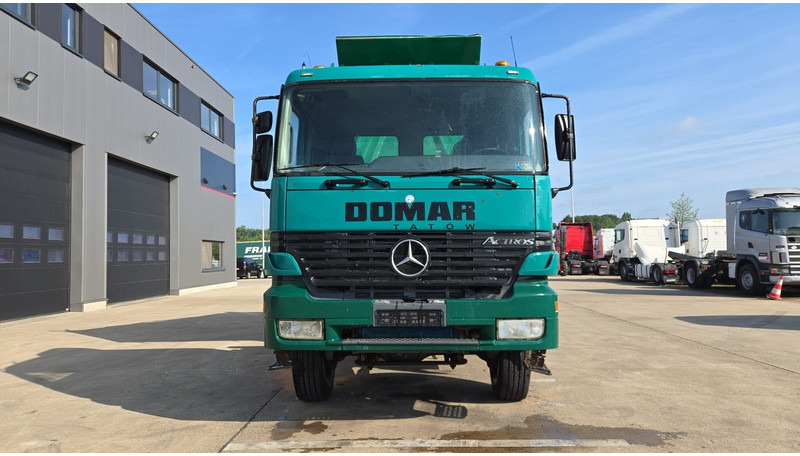 Mercedes-Benz Actros 3331 (BOITE MANUELLE / 6X6 / LAMES / GRAND PONT / V6) - Kipper: das Bild 2 Mercedes-Benz Actros 3331 (BOITE MANUELLE / 6X6 / LAMES / GRAND PONT / V6) - Kipper: das Bild 2