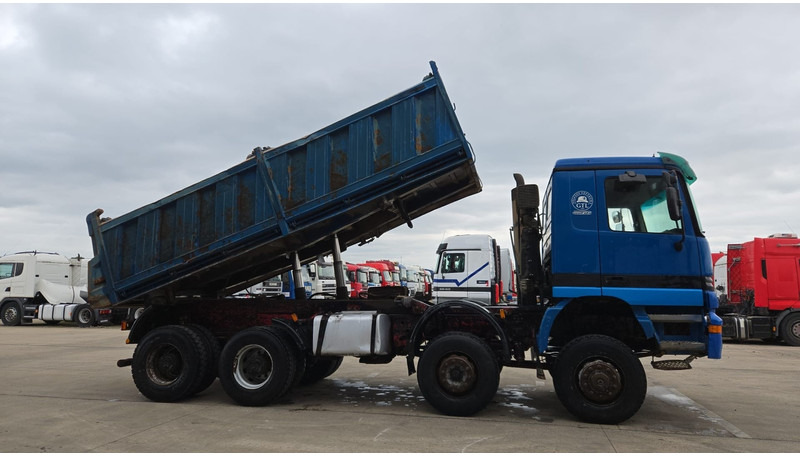 Mercedes-Benz Actros 4143 (EPS / 8X6 / LAMES / GRAND PONT / V6 / 3 PEDALES / MP1) - Kipper: das Bild 4 Mercedes-Benz Actros 4143 (EPS / 8X6 / LAMES / GRAND PONT / V6 / 3 PEDALES / MP1) - Kipper: das Bild 4