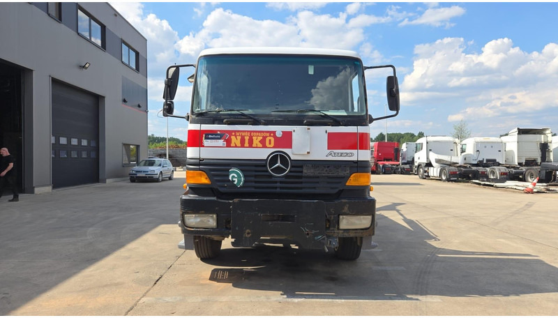 Mercedes-Benz Atego 1823 (BIG AXLE / STEEL SUSP. / LAMES / BOITE MANUELLE / MANUAL GETRIEBE) - Containerwagen/ Wechselfahrgestell LKW: das Bild 2 Mercedes-Benz Atego 1823 (BIG AXLE / STEEL SUSP. / LAMES / BOITE MANUELLE / MANUAL GETRIEBE) - Containerwagen/ Wechselfahrgestell LKW: das Bild 2