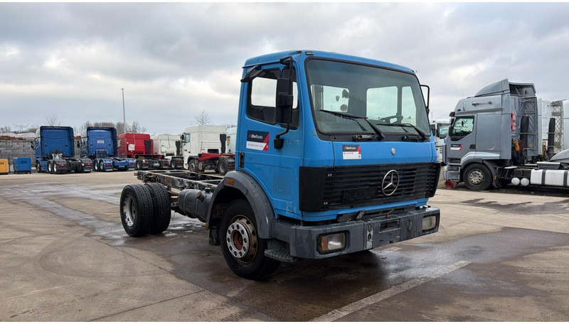 Mercedes-Benz SK 1722 (V6 / LAMES / STEEL SUSP. / BOITE MANUELLE / MANUAL GEARBOX) - Fahrgestell LKW: das Bild 3 Mercedes-Benz SK 1722 (V6 / LAMES / STEEL SUSP. / BOITE MANUELLE / MANUAL GEARBOX) - Fahrgestell LKW: das Bild 3