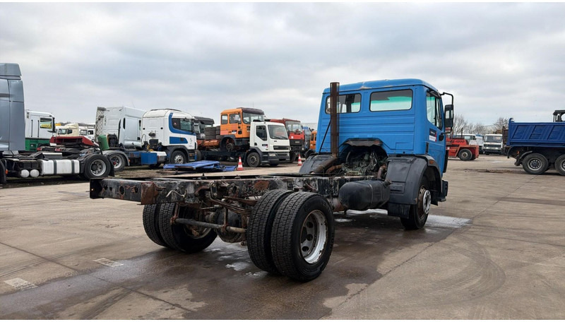 Mercedes-Benz SK 1722 (V6 / LAMES / STEEL SUSP. / BOITE MANUELLE / MANUAL GEARBOX) - Fahrgestell LKW: das Bild 4 Mercedes-Benz SK 1722 (V6 / LAMES / STEEL SUSP. / BOITE MANUELLE / MANUAL GEARBOX) - Fahrgestell LKW: das Bild 4