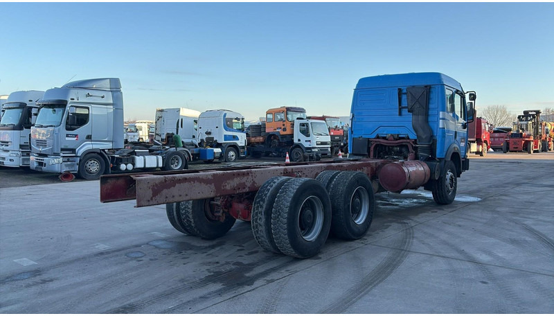 Mercedes-Benz SK 2648 (V8 / 2X TURBO / LAMES / GRAND PONT / STEEL SUSP. / BIG AXLE / BOITE MANUELLE) - Fahrgestell LKW: das Bild 4 Mercedes-Benz SK 2648 (V8 / 2X TURBO / LAMES / GRAND PONT / STEEL SUSP. / BIG AXLE / BOITE MANUELLE) - Fahrgestell LKW: das Bild 4