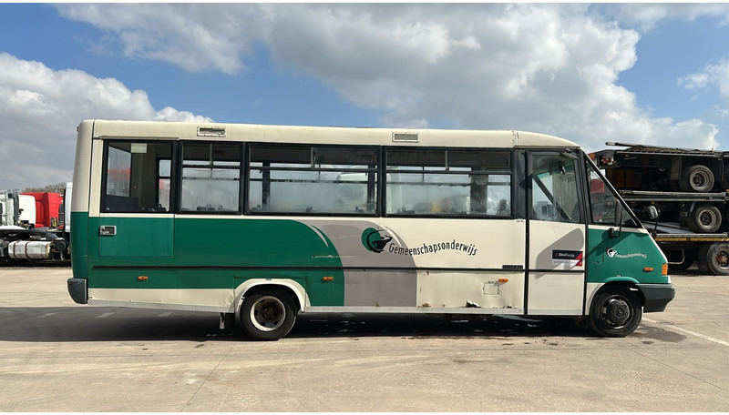 Mercedes-Benz Vario 614 (BELGIAN BUS / MANUAL PUMP / POMPE MANUELLE / BOITE MANUELLE / LAMES) - Linienbus: das Bild 4 Mercedes-Benz Vario 614 (BELGIAN BUS / MANUAL PUMP / POMPE MANUELLE / BOITE MANUELLE / LAMES) - Linienbus: das Bild 4
