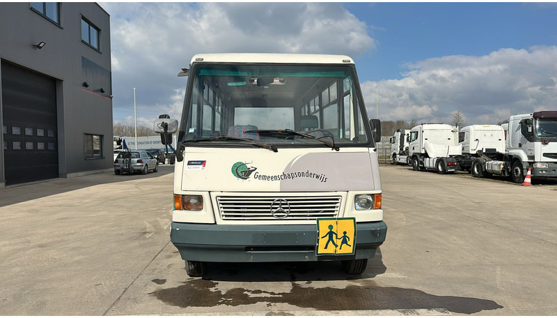 Mercedes-Benz Vario 614 (BELGIAN BUS / MANUAL PUMP / POMPE MANUELLE / BOITE MANUELLE / LAMES) - Linienbus: das Bild 2 Mercedes-Benz Vario 614 (BELGIAN BUS / MANUAL PUMP / POMPE MANUELLE / BOITE MANUELLE / LAMES) - Linienbus: das Bild 2