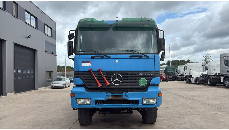 Mercedes-Benz actros 3340 (6X6 / BOITE MANUELLE /MANUAL GEARBOX / 3 PONTS / V6 / MP1) - Kipper: das Bild 2 Mercedes-Benz actros 3340 (6X6 / BOITE MANUELLE /MANUAL GEARBOX / 3 PONTS / V6 / MP1) - Kipper: das Bild 2