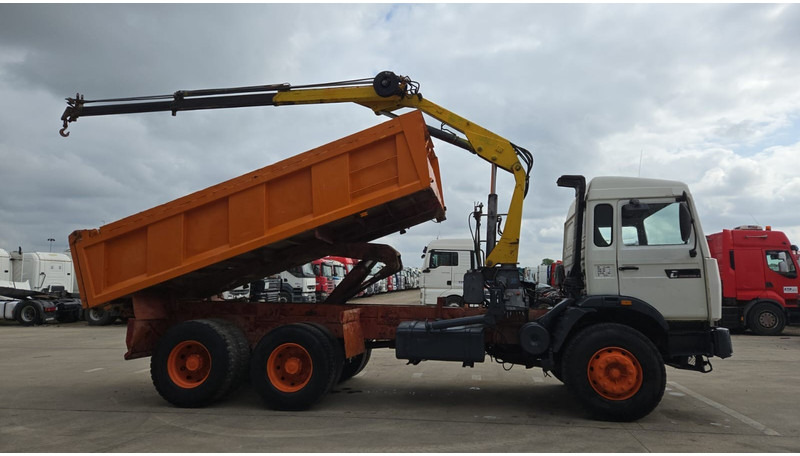 Renault G 300 Manager (POMPE MANUELLE / GRUE COPMA 90.2 / LAMES / 6X4 / GRAND PONT) - Kipper, Autokran: das Bild 4 Renault G 300 Manager (POMPE MANUELLE / GRUE COPMA 90.2 / LAMES / 6X4 / GRAND PONT) - Kipper, Autokran: das Bild 4