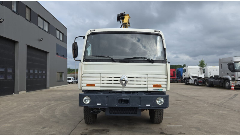 Renault G 300 Manager (POMPE MANUELLE / GRUE COPMA 90.2 / LAMES / 6X4 / GRAND PONT) - Kipper, Autokran: das Bild 2 Renault G 300 Manager (POMPE MANUELLE / GRUE COPMA 90.2 / LAMES / 6X4 / GRAND PONT) - Kipper, Autokran: das Bild 2