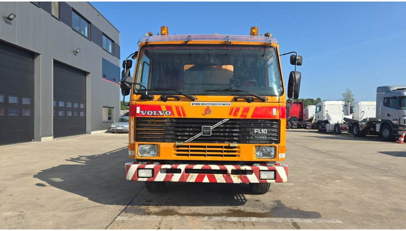 Volvo FL 10 - 320 (10500L + 1500L / 10 TYRES FULL STEEL / HIGH PRESSURE + VACUUM / POMPE MANUELLE / MANUAL PUMP) - Saug-/ Spülfahrzeug: das Bild 2 Volvo FL 10 - 320 (10500L + 1500L / 10 TYRES FULL STEEL / HIGH PRESSURE + VACUUM / POMPE MANUELLE / MANUAL PUMP) - Saug-/ Spülfahrzeug: das Bild 2