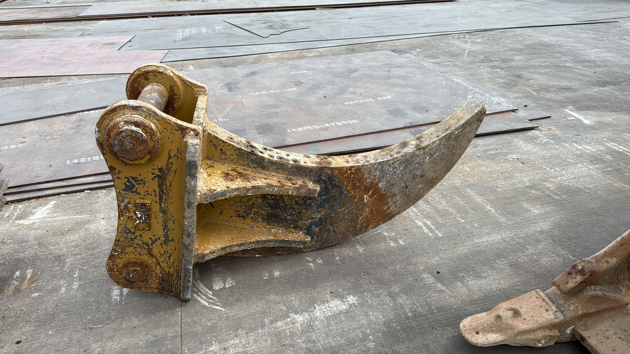 CATERPILLAR 336 Ripper from STOCK - Aufreißer für Kettenbagger: das Bild 2 CATERPILLAR 336 Ripper from STOCK - Aufreißer für Kettenbagger: das Bild 2