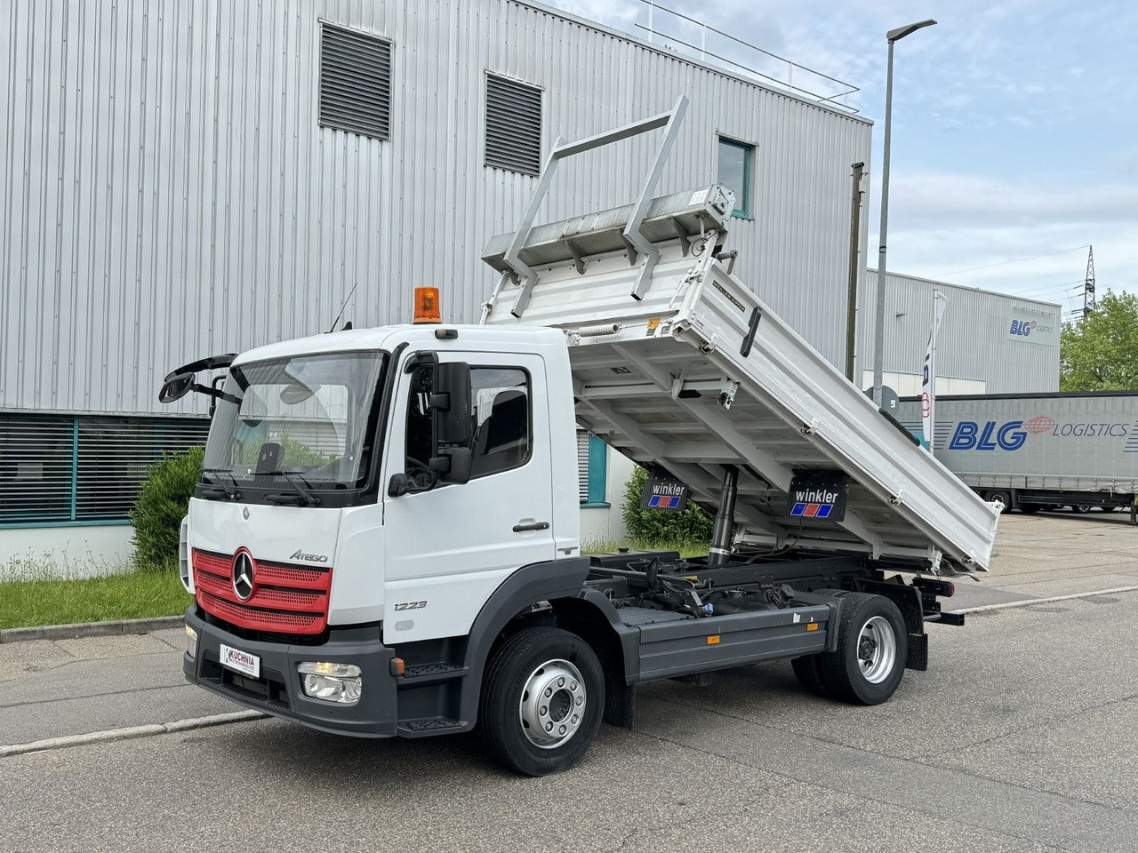 Mercedes-Benz Atego 1223 K Dreiseitenkipper 2xAHK 3-Sitze E6 - Kipper: das Bild 1 Mercedes-Benz Atego 1223 K Dreiseitenkipper 2xAHK 3-Sitze E6 - Kipper: das Bild 1