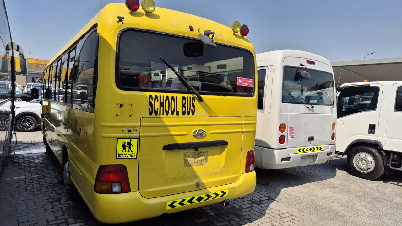 Toyota Coaster // Hyundai County... 30 places ... Climatisé - Kleinbus, Personentransporter: das Bild 5 Toyota Coaster // Hyundai County... 30 places ... Climatisé - Kleinbus, Personentransporter: das Bild 5