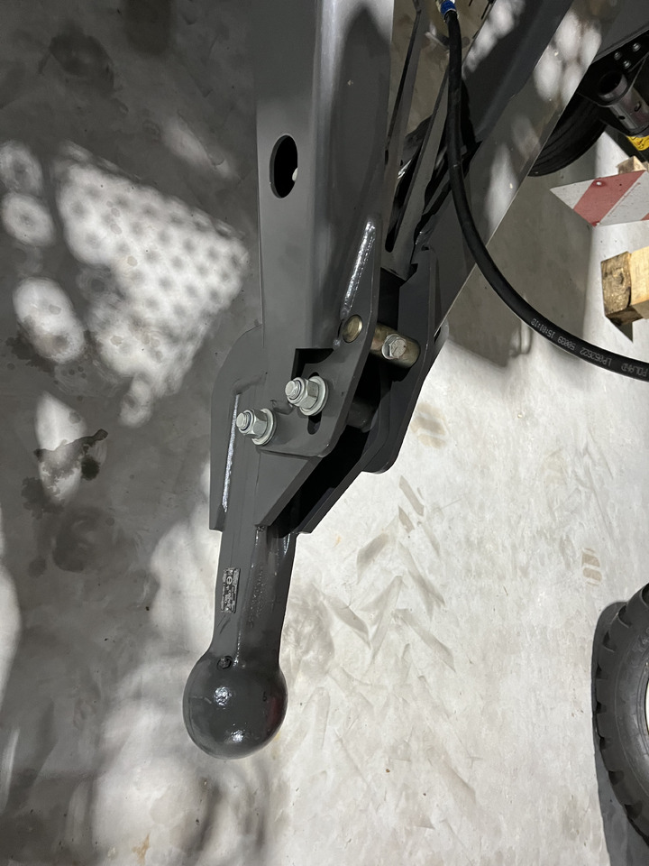 FENDT Rotana 130F Combi MY24 - Ballenwickelgerät: das Bild 5 FENDT Rotana 130F Combi MY24 - Ballenwickelgerät: das Bild 5