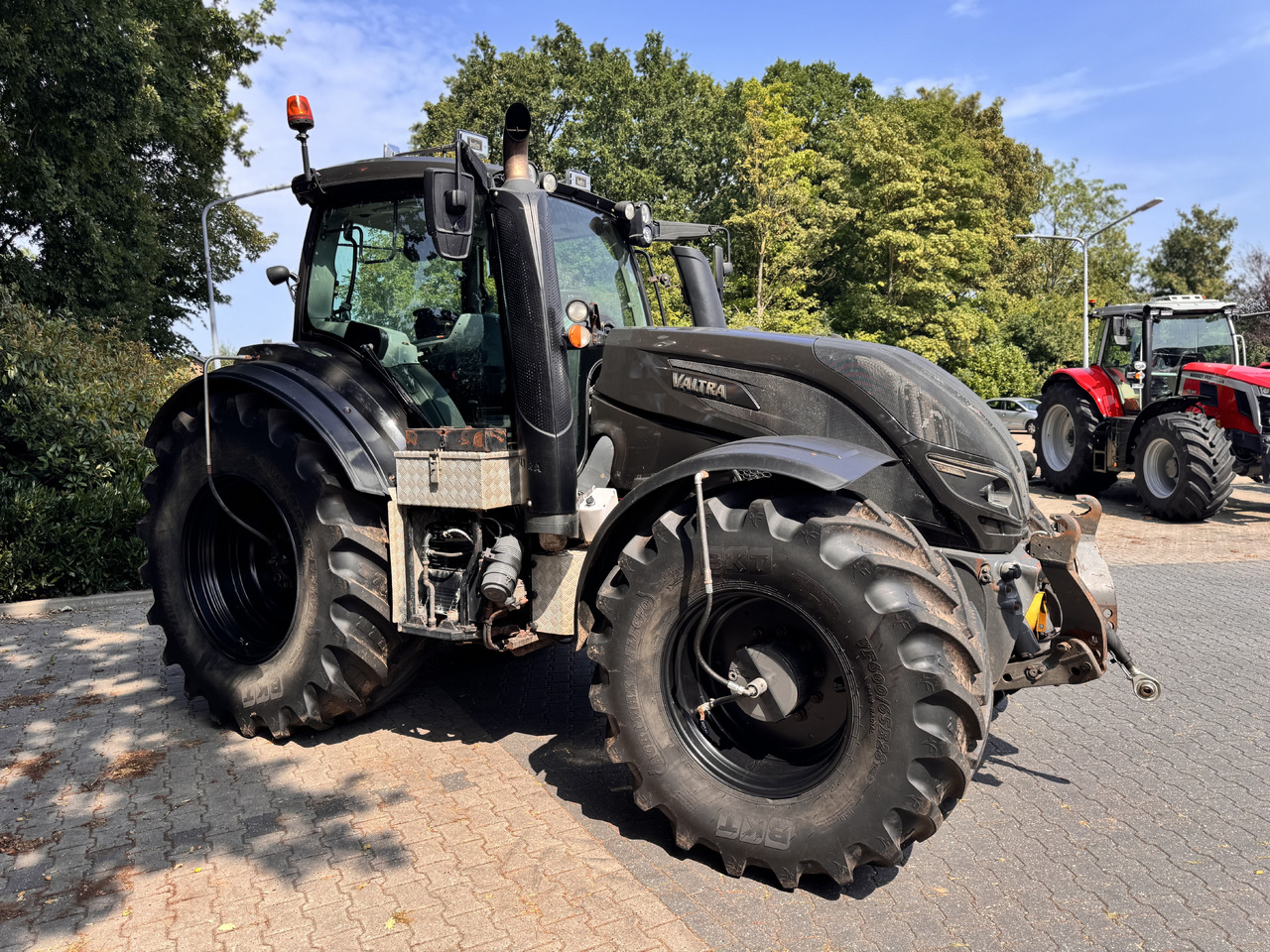 VALTRA T214 Direct - Traktor: das Bild 3 VALTRA T214 Direct - Traktor: das Bild 3