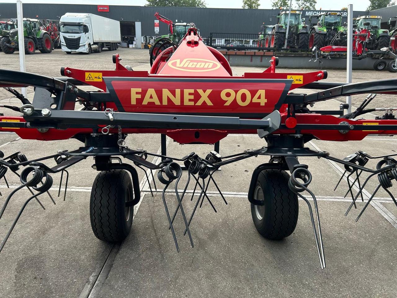 Vicon Fanex 904 - Heuwender/ Wenderechen: das Bild 3 Vicon Fanex 904 - Heuwender/ Wenderechen: das Bild 3