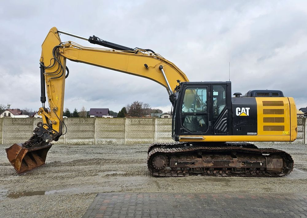 Caterpillar 320 FL, 2017 ROK, 8500 MTH - Kettenbagger: das Bild 2 Caterpillar 320 FL, 2017 ROK, 8500 MTH - Kettenbagger: das Bild 2