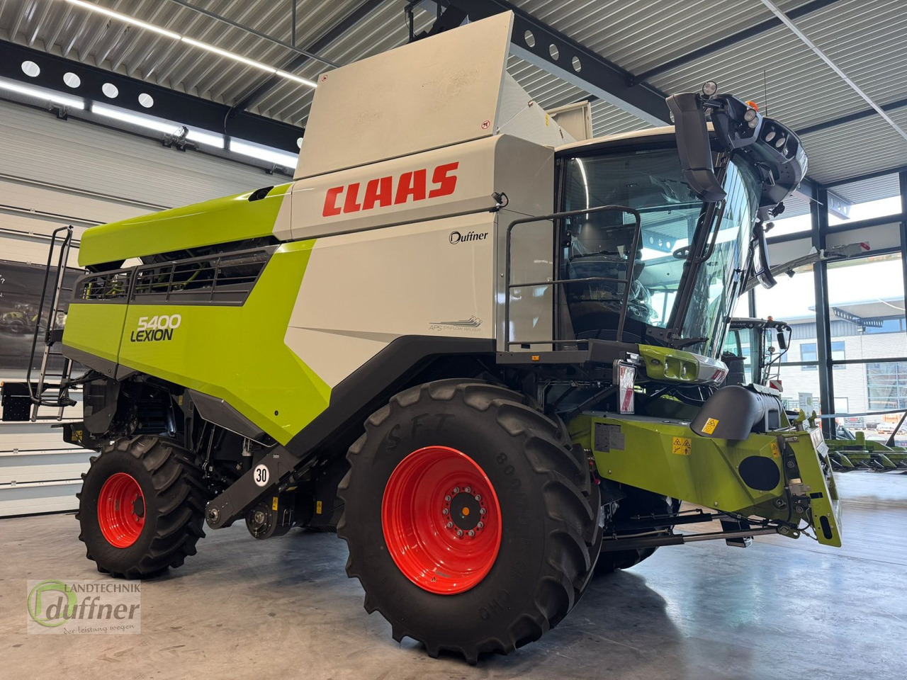 CLAAS Lexion 5400 Model C831... - Mähdrescher: das Bild 2 CLAAS Lexion 5400 Model C831... - Mähdrescher: das Bild 2