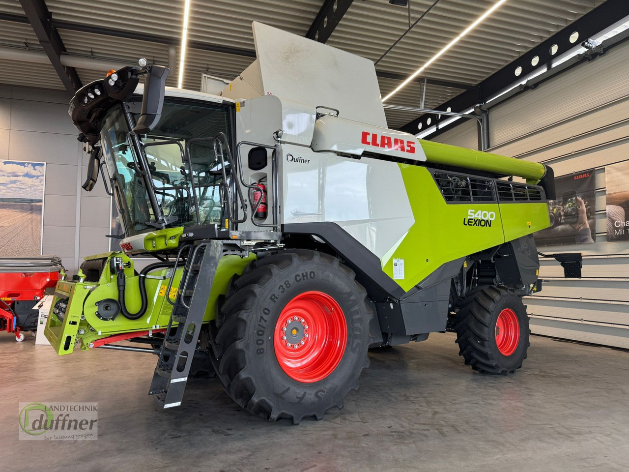CLAAS Lexion 5400 Model C831... - Mähdrescher: das Bild 1 CLAAS Lexion 5400 Model C831... - Mähdrescher: das Bild 1