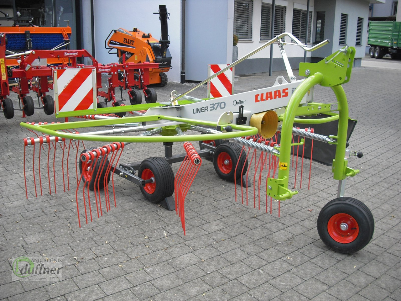 CLAAS Liner 370 - Heuwender/ Wenderechen: das Bild 1 CLAAS Liner 370 - Heuwender/ Wenderechen: das Bild 1