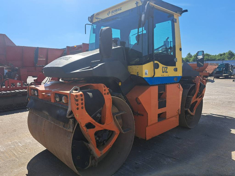 Bomag BW174 AP-4 AM - Walzen: das Bild 1 Bomag BW174 AP-4 AM - Walzen: das Bild 1