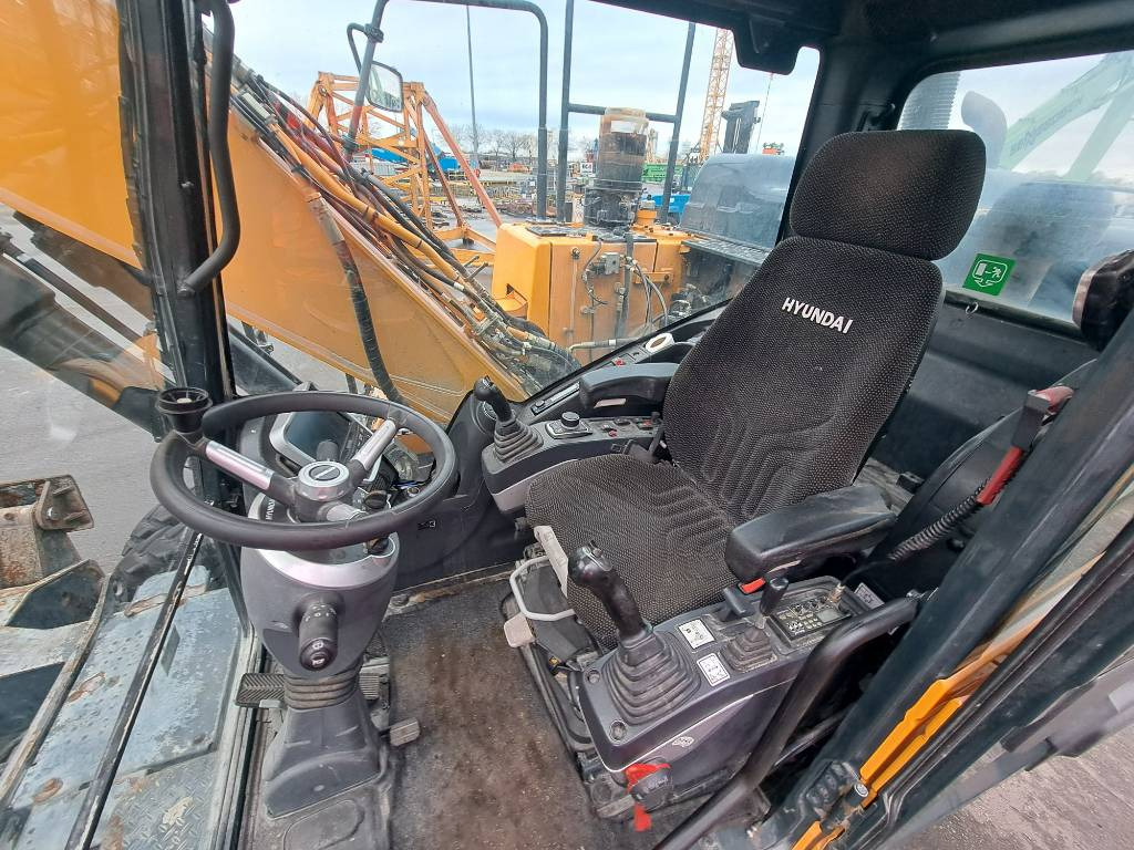 Mobilbagger Hyundai HW140: das Bild 9