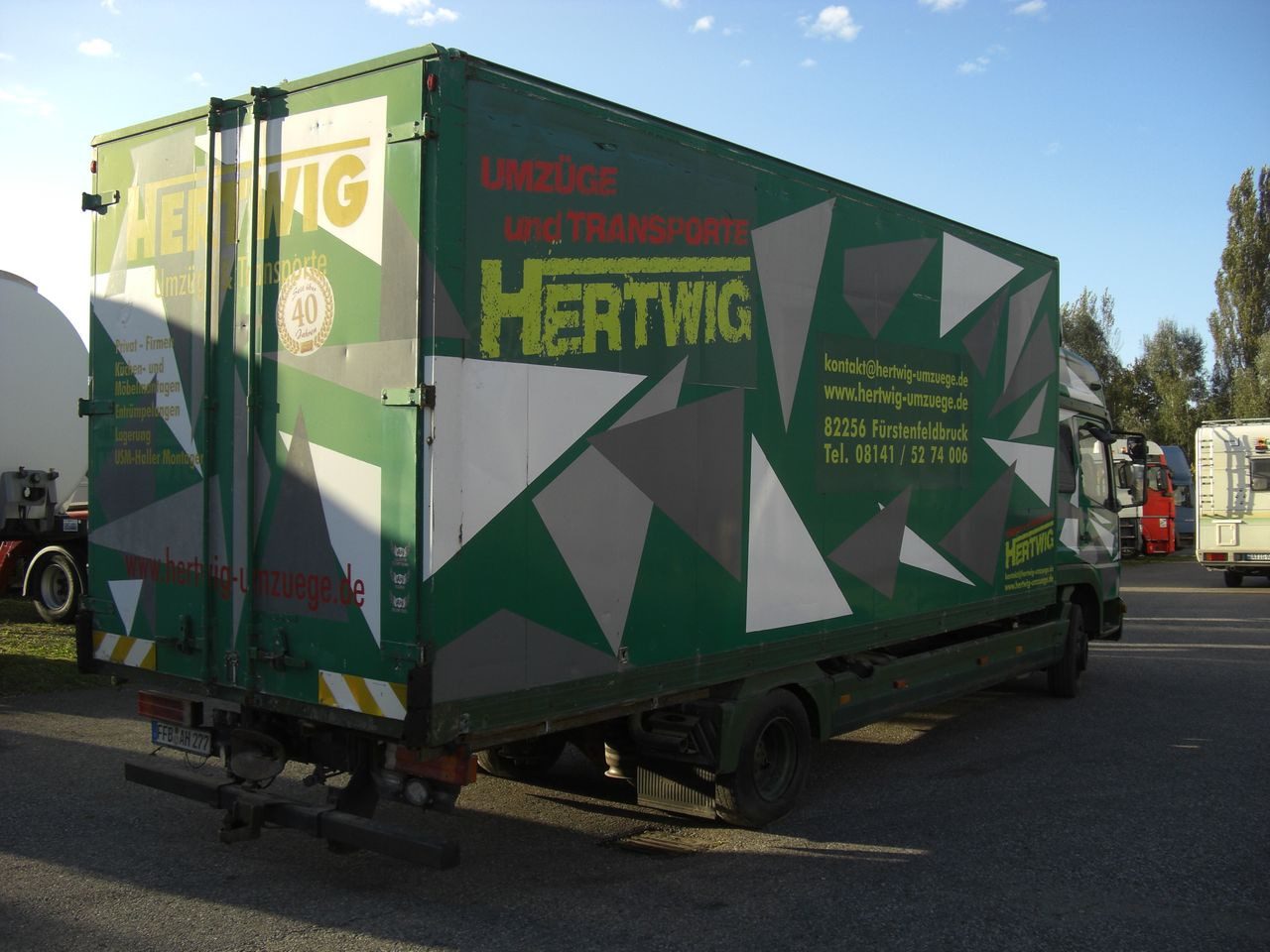 Mercedes-Benz 823L - Koffer LKW: das Bild 3 Mercedes-Benz 823L - Koffer LKW: das Bild 3