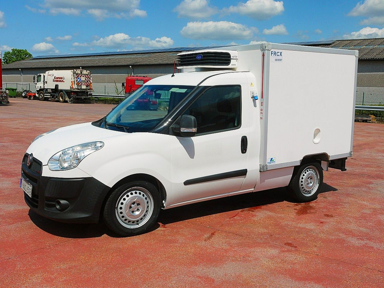 Fiat 1.3 DOBLO KUHLKOFFER CARRIER XARIOS -20c 99tkm - Kühltransporter: das Bild 3 Fiat 1.3 DOBLO KUHLKOFFER CARRIER XARIOS -20c 99tkm - Kühltransporter: das Bild 3