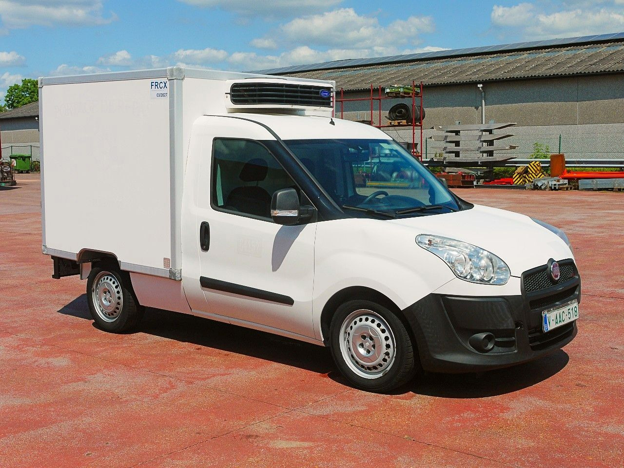 Fiat 1.3 DOBLO KUHLKOFFER CARRIER XARIOS -20c 99tkm - Kühltransporter: das Bild 2 Fiat 1.3 DOBLO KUHLKOFFER CARRIER XARIOS -20c 99tkm - Kühltransporter: das Bild 2